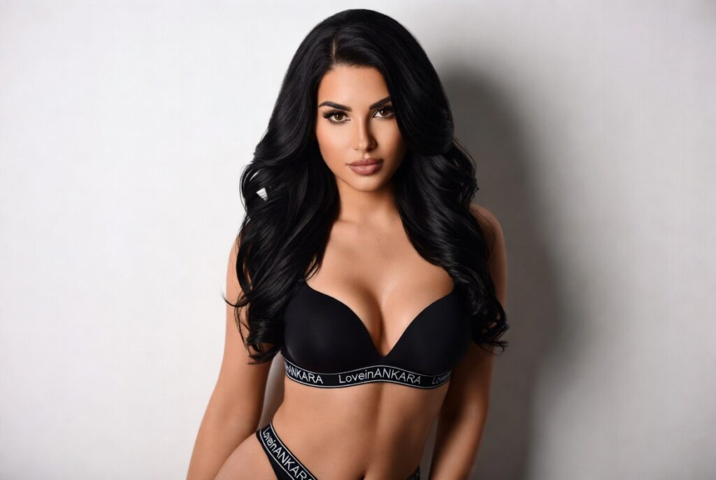 High-end stüdyo ortamında çekilmiş, simetrik güzelliğe sahip esmer modelin LoveinANKARA lingerie portresi.